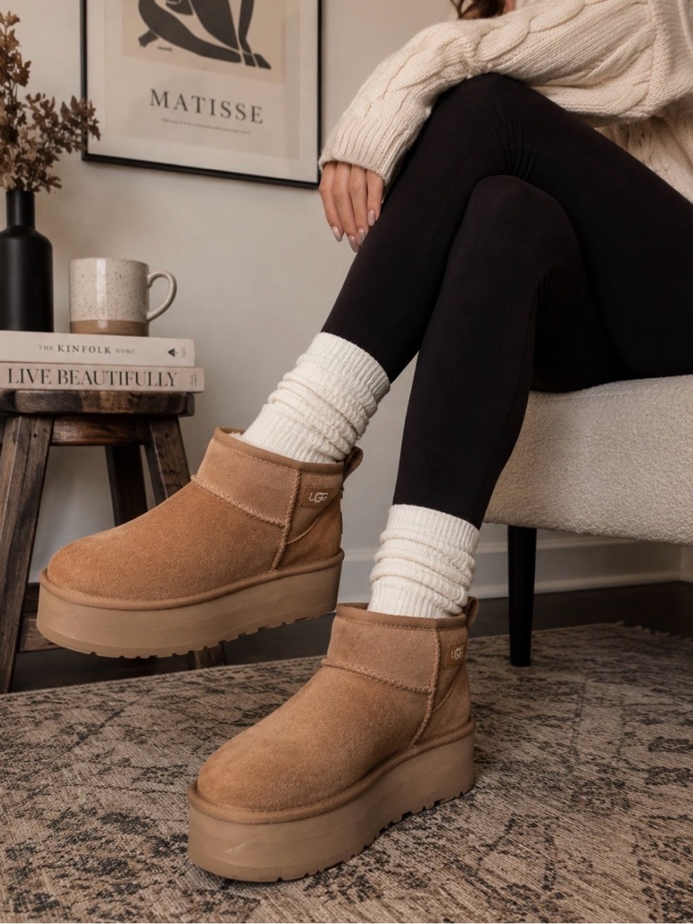 UGG Platform Mini Boots Women’s 5 Tan Suede Shearling Lined Cozy Neutral